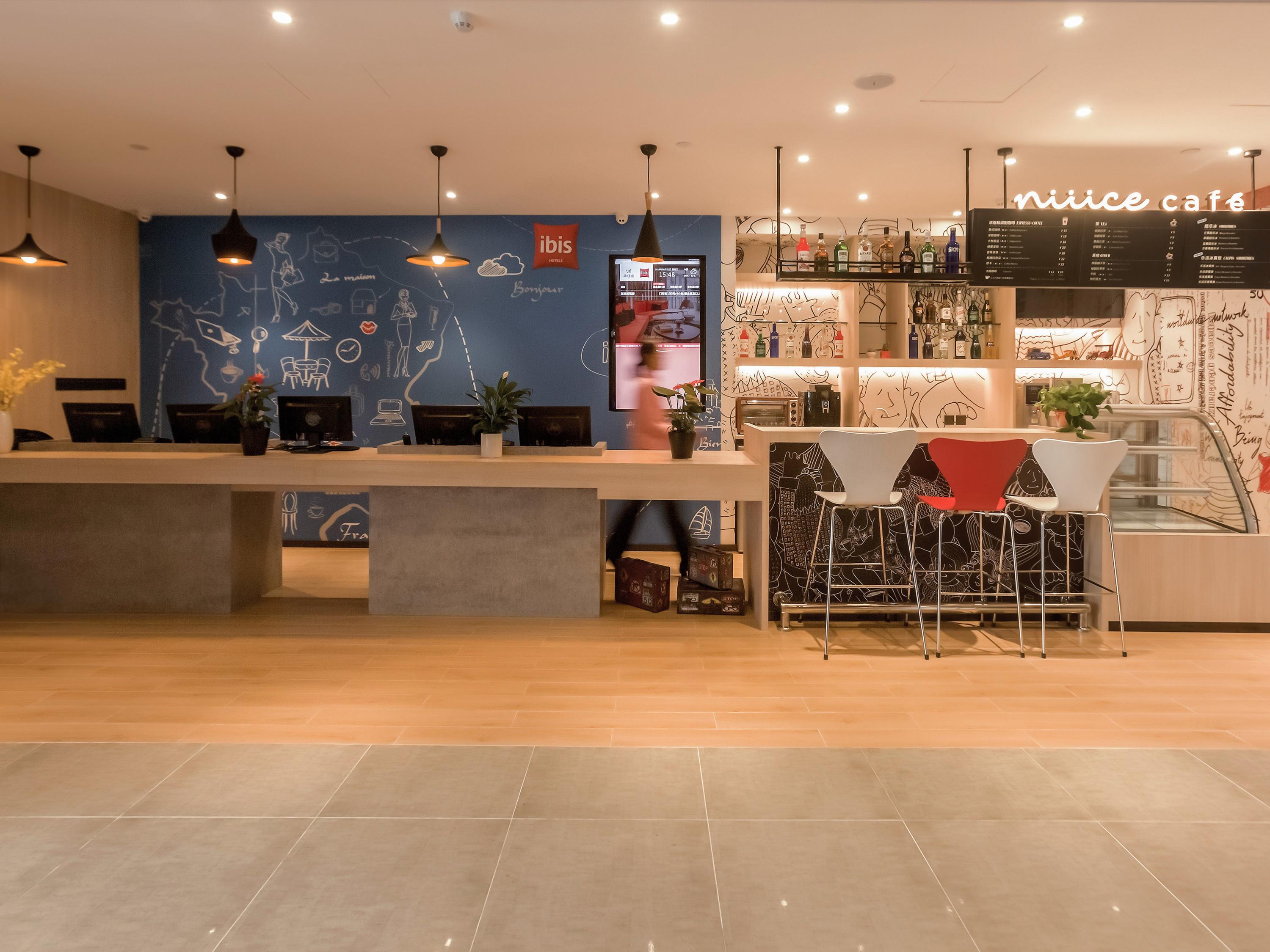 Ibis Zhengzhou Longhai Road Екстериор снимка